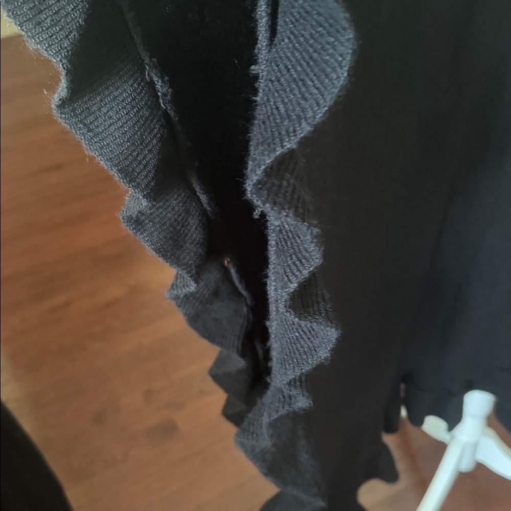 CROFT & BARROW Black Women's Ruffle Detail Wrap Flowy Poncho One Size Cozy - Picture 5 of 11